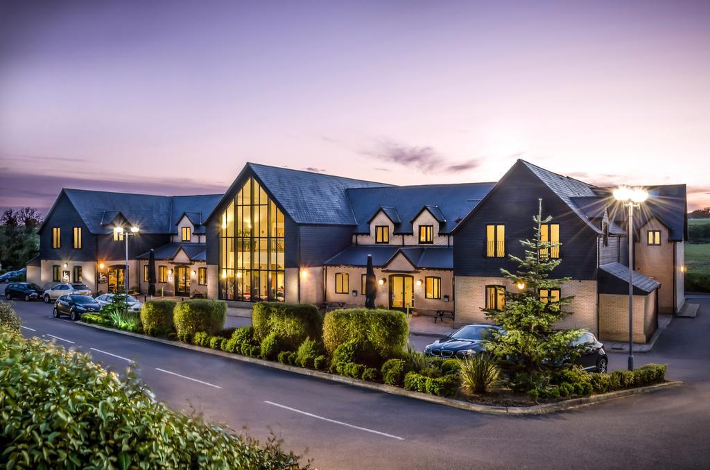 The Sharnbrook Hotel Екстериор снимка