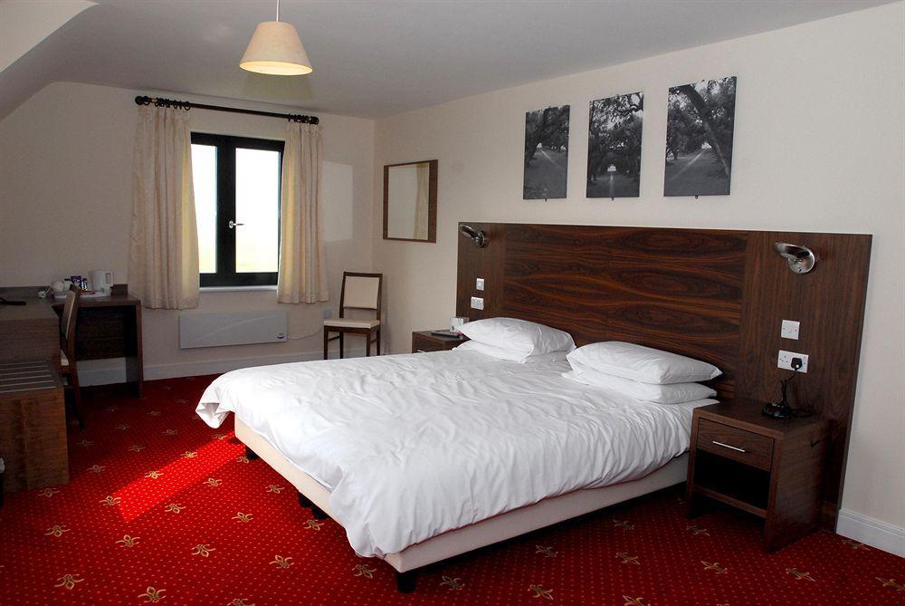 The Sharnbrook Hotel Екстериор снимка