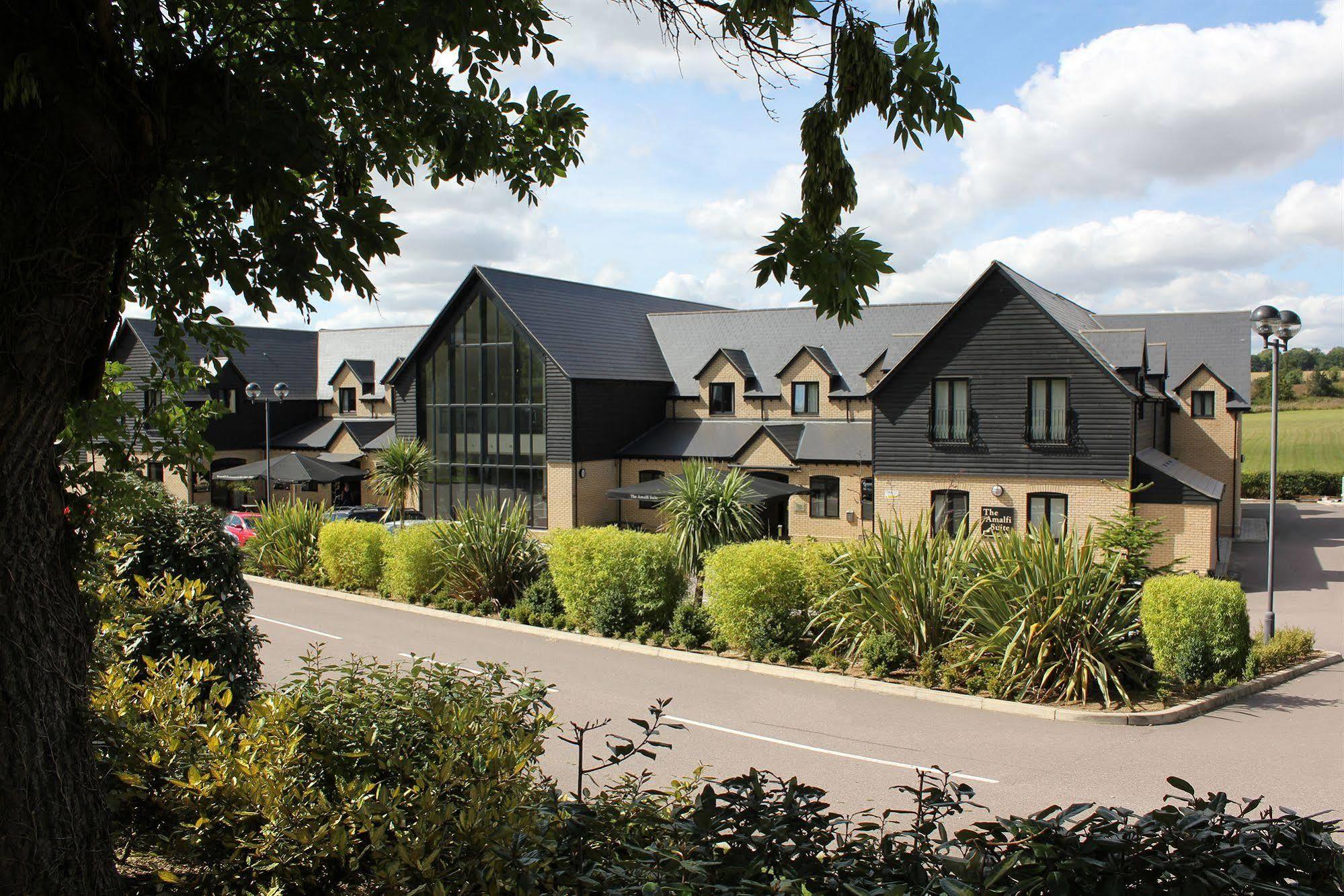 The Sharnbrook Hotel Екстериор снимка